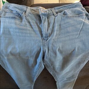 Levi's Women's Light Blue 311 Shaping Skinny Jeans Short